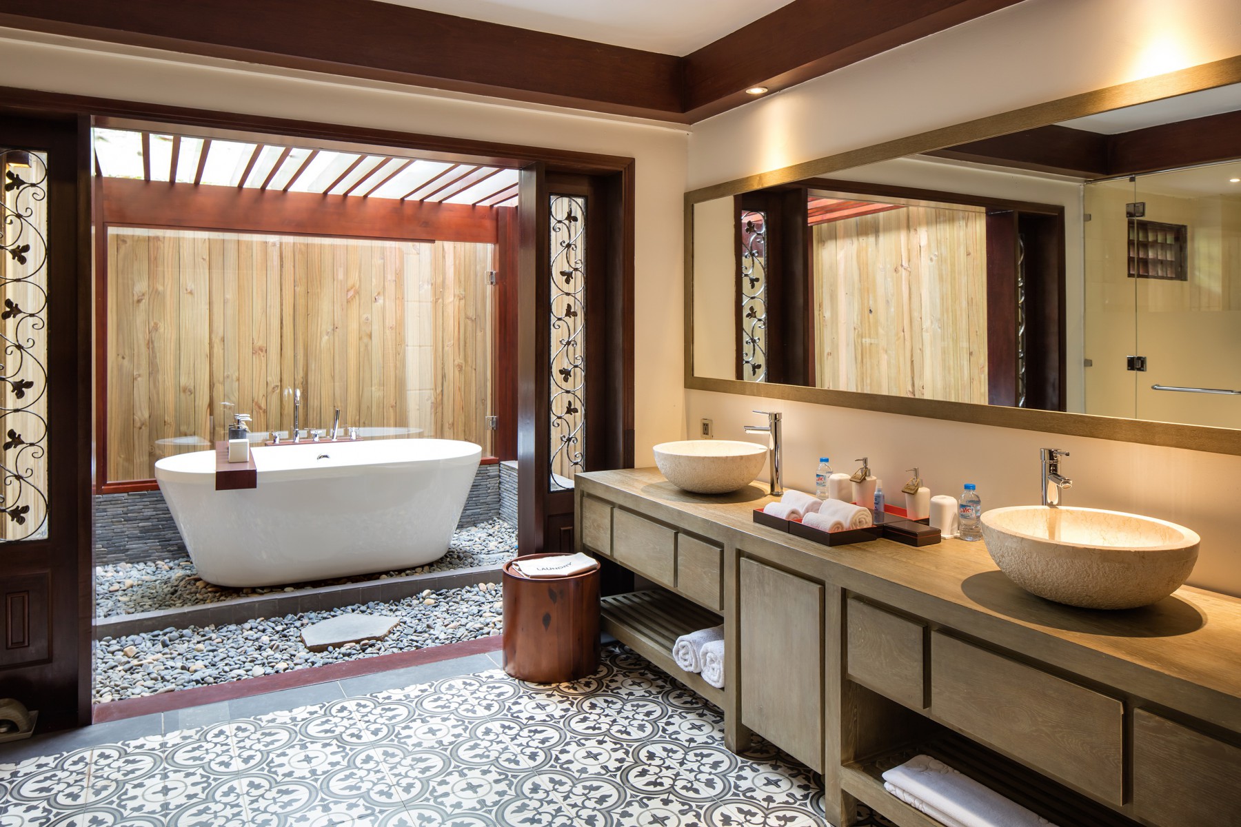 An Lam Suite Bathroom 2