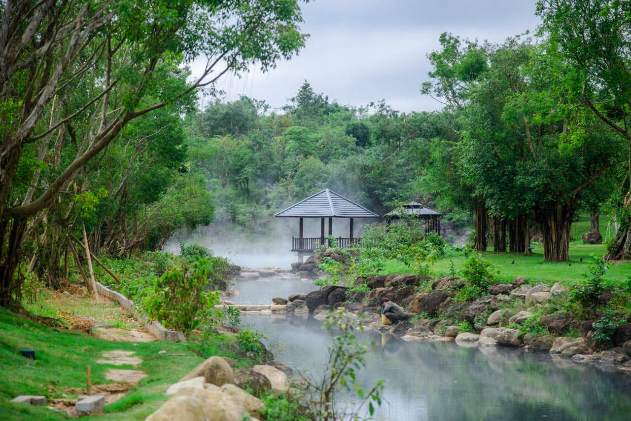 Tắm Khoáng Nóng Onsen: Bí Quyết Trẻ Mãi Không Già Của Người Nhật Bản