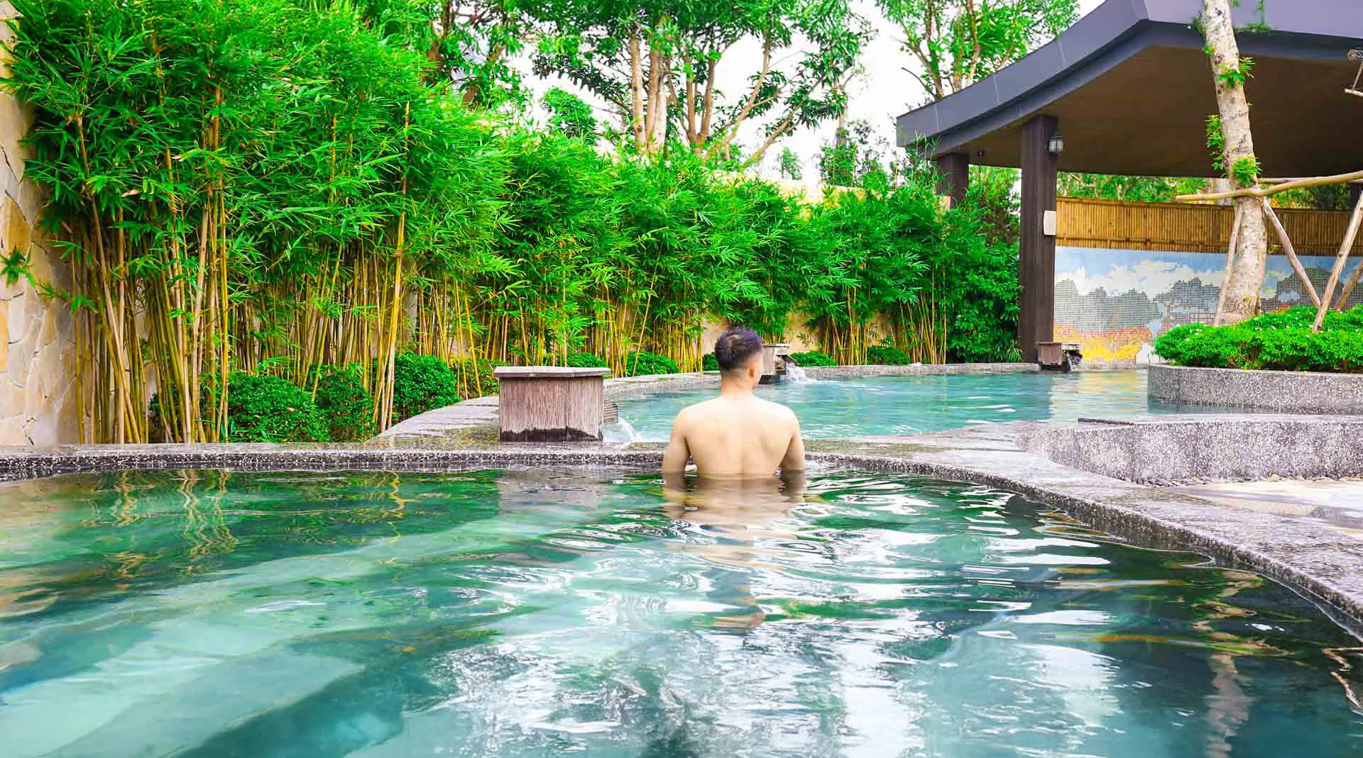 Tắm Khoáng Nóng Onsen: Bí Quyết Trẻ Mãi Không Già Của Người Nhật Bản